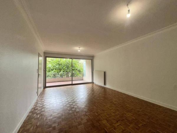 Appartement 3 pièces                                        - 38240 Meylan Réf : 4958