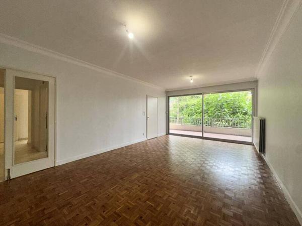 Appartement 3 pièces                                        - 38240 Meylan Réf : 4958