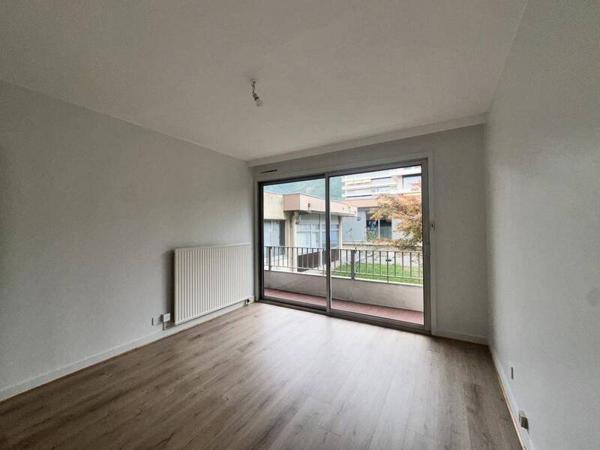 Appartement 3 pièces                                        - 38240 Meylan Réf : 4958