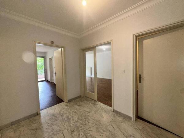 Appartement 3 pièces                                        - 38240 Meylan Réf : 4958