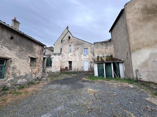 A vendre - Immeuble à rénover - 8 pièces - 246 m² - Doué en Anjou - D6038