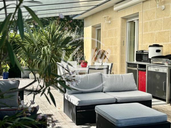 Villa familiale de presque 170m² de 4 chambres avec piscine et terrasse couverte à vendre à Andernos-les-Bains, quartier résidentiel calme ANDERNOS