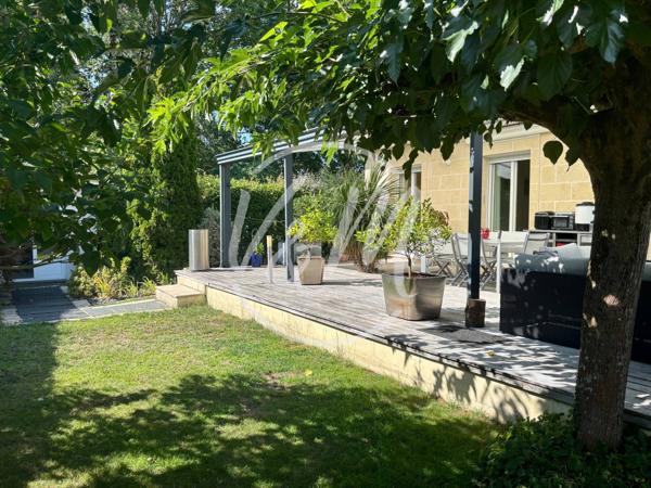 Villa familiale de presque 170m² de 4 chambres avec piscine et terrasse couverte à vendre à Andernos-les-Bains, quartier résidentiel calme ANDERNOS