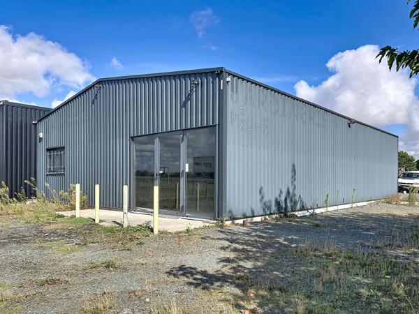 Local d'activité à vendre à Saint Jean de Beugné - 140 m² environ