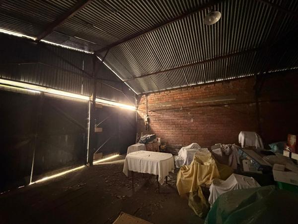 LOCAL DE STOCKAGE À LOUER - 445 m² - BAIL DE 1 AN