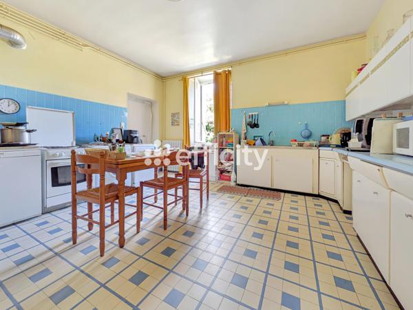 Maison
         12 pièces
        - 554 m² 298 000 € *
