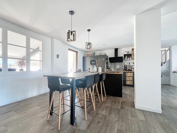 Maison à vendre 6 pièces PERIGNY (17)