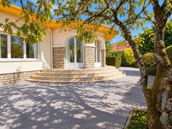 DAX – Maison de caractère de 112 m², architecture singulière et beau potentiel