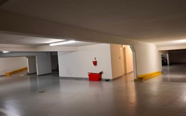 Stationnement à vendre    11 m2 Paris 13