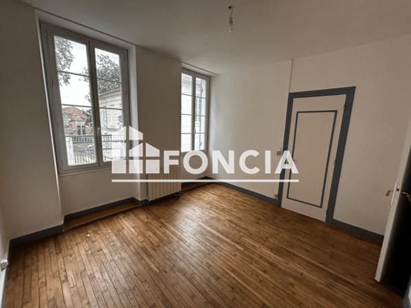 Location Appartement 3 pièces 66.44 m² - 9 RUE DE L'HOTEL DE VILLE Cozes 17120