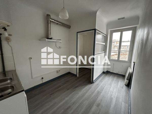 Location Appartement 3 pièces 66.44 m² - 9 RUE DE L'HOTEL DE VILLE Cozes 17120
