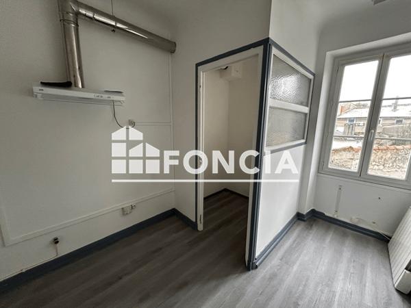 Location Appartement 3 pièces 66.44 m² - 9 RUE DE L'HOTEL DE VILLE Cozes 17120