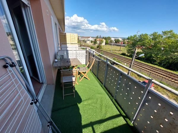 NARBONNE, Appartement MEUBLE 2 pièces avec terrasse + place de parking