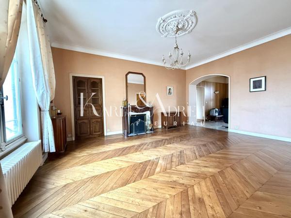 CHARME ET AUTHENTICITÉ POUR CETTE MAISON BOURGEOISE DE CENTRE VILLE