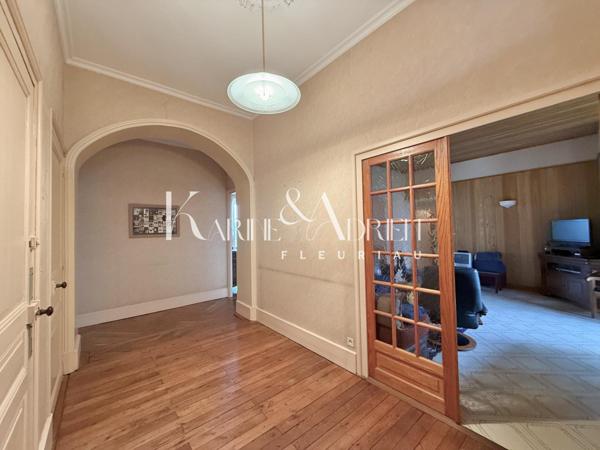 CHARME ET AUTHENTICITÉ POUR CETTE MAISON BOURGEOISE DE CENTRE VILLE