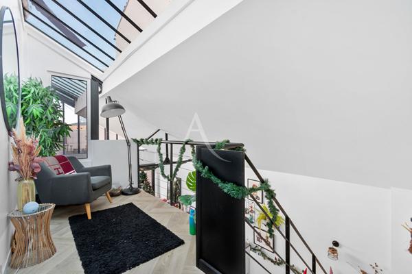Suresnes (limite Puteaux) - Maison Loft de 208m² (232 m² au sol)