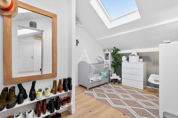 Suresnes (limite Puteaux) - Maison Loft de 208m² (232 m² au sol)