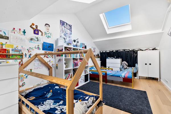 Suresnes (limite Puteaux) - Maison Loft de 208m² (232 m² au sol)