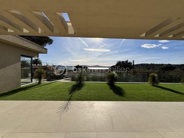 Maison contemporaine de 262,49 m²