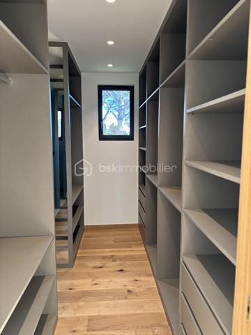 Maison contemporaine de 262,49 m²