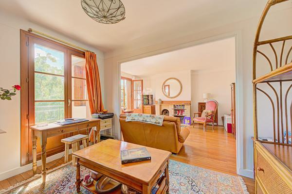Appartement 4 pièces à vendre à Saint-Germain-en-Laye 420 000 € **  - Référence  18447