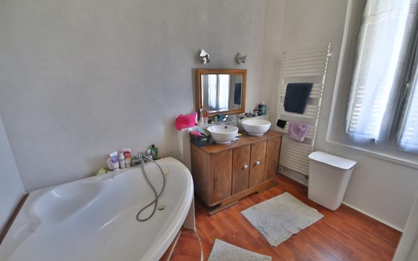 Maison à vendre    5 pièces • 120 m2 Chierry