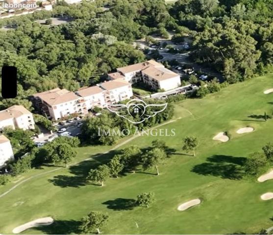 BEAU T2-TERRASSE-PLACE DE PARKING INTERIEURE-DERNIER ETAGE-TRAMWAY
