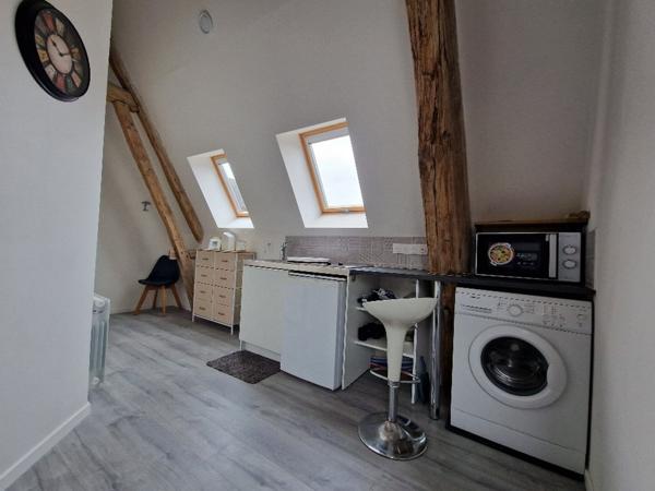 SEZANNE CENTRE VILLE - STUDIO MEUBLE