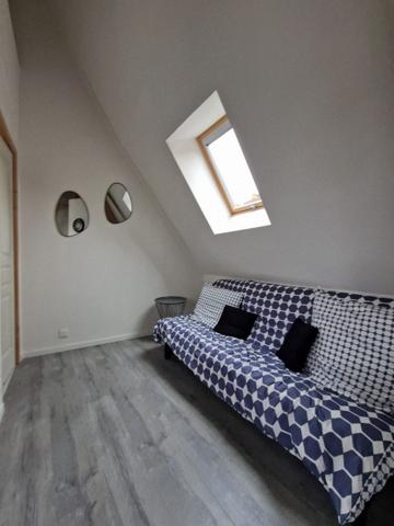 SEZANNE CENTRE VILLE - STUDIO MEUBLE