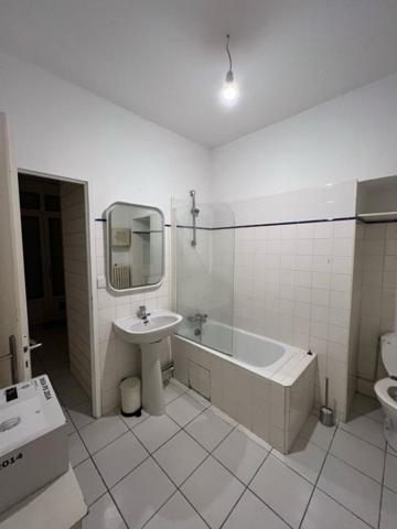 PROCHE GARE MARITIME ET STE ANNE,  
Nantes 44000