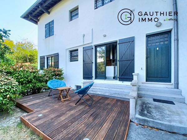 Appartement
         4 pièces
        - 90 m² 550 000 € *