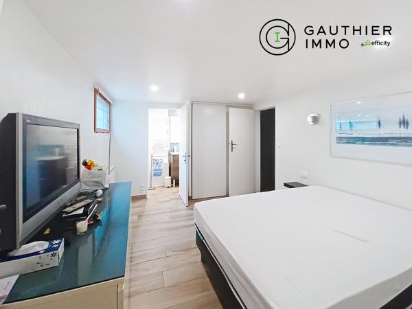 Appartement
         4 pièces
        - 90 m² 550 000 € *