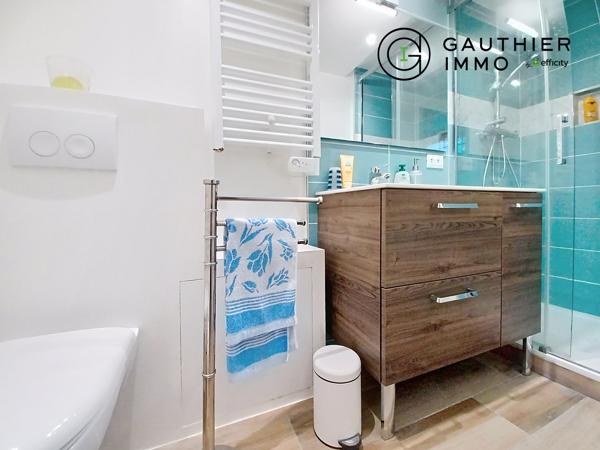 Appartement
         4 pièces
        - 90 m² 550 000 € *