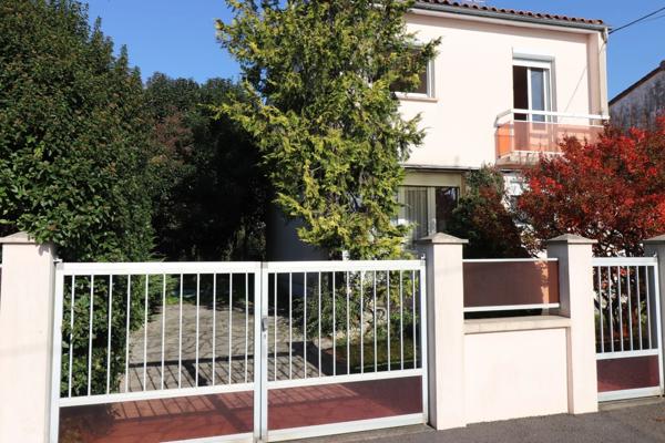 Maison 5 pièces 75m² secteur SAINT JEAN D'ANGELY (17)