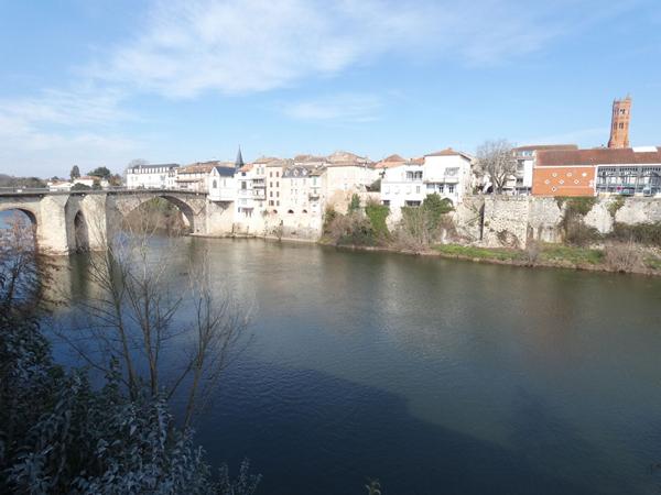 Appartement MEUBLE Villeneuve Sur Lot 2 pièce(s) avec balcon , Villeneuve sur lot