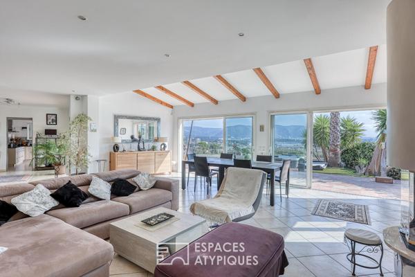 Maison familiale avec vue sur la rade de Toulon