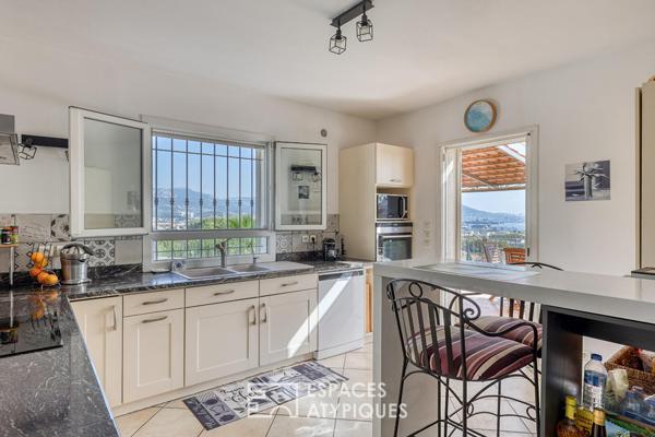 Maison familiale avec vue sur la rade de Toulon