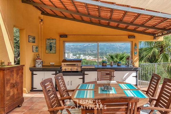 Maison familiale avec vue sur la rade de Toulon