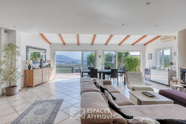 Maison familiale avec vue sur la rade de Toulon