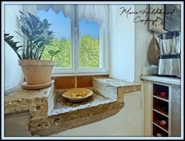 Maison en pierre de plus de 220m² - 5 chambres - jardin, piscine, dépendances - 3600m²