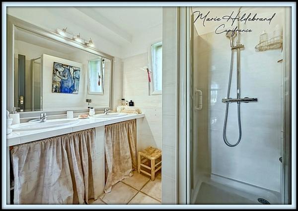 Maison en pierre de plus de 220m² - 5 chambres - jardin, piscine, dépendances - 3600m²