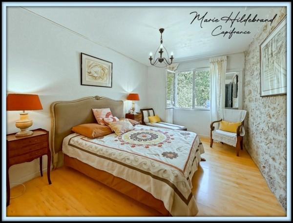 Maison en pierre de plus de 220m² - 5 chambres - jardin, piscine, dépendances - 3600m²