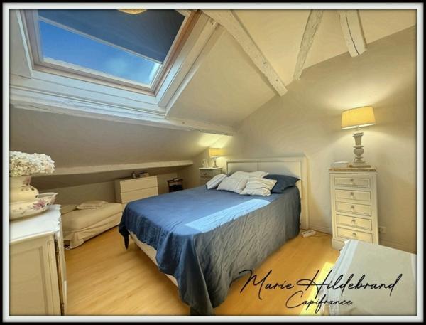 Maison en pierre de plus de 220m² - 5 chambres - jardin, piscine, dépendances - 3600m²
