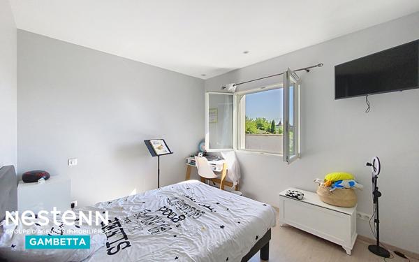 À vendre belle maison de plain-pied avec piscine à Villemade, proche Montauban (82) garage