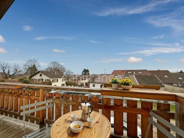 Appartement à vendre 2 pièces GRILLY (01) - Duplex T2 + 1 pièce - 52m2 habitable (69m2 au sol) avec parking privatif