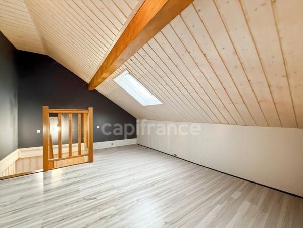 Appartement à vendre 2 pièces GRILLY (01) - Duplex T2 + 1 pièce - 52m2 habitable (69m2 au sol) avec parking privatif