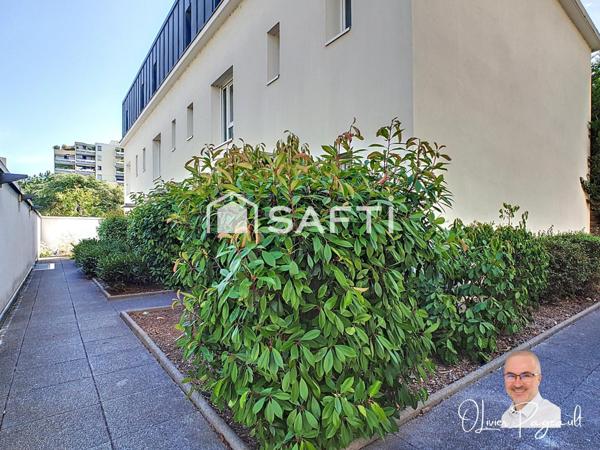 VILLA T5 EN TRIPLEX, MODERNE AUX PORTES DE LYON