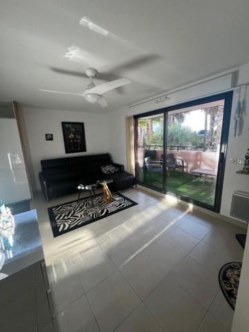 Appartement royal villeroy Sete , garage et piscine