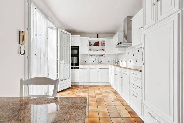 Maison Saint Germain En Laye 6 pièce(s) 140 m2 €980 000 ** - Référence 17858