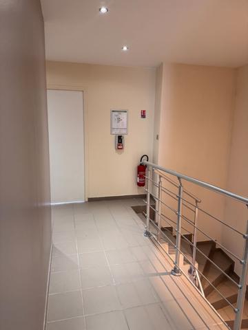 Centre ville Local commercial Sainte Sigolene 225 M2